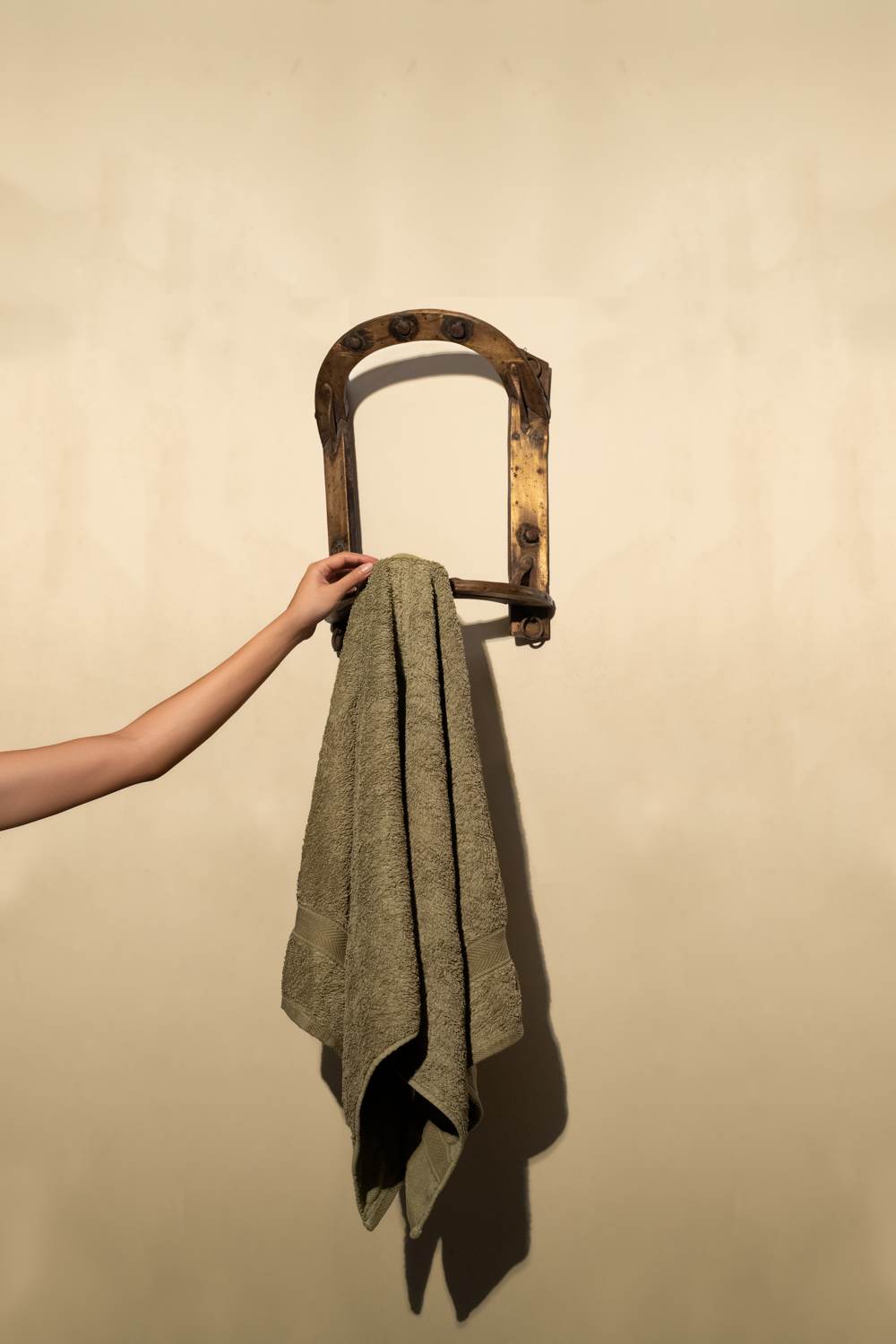 TAKINO - BRASS CAMEL SEAT HOLDER